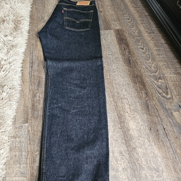 Levi Jeans - Picture 2 of 3